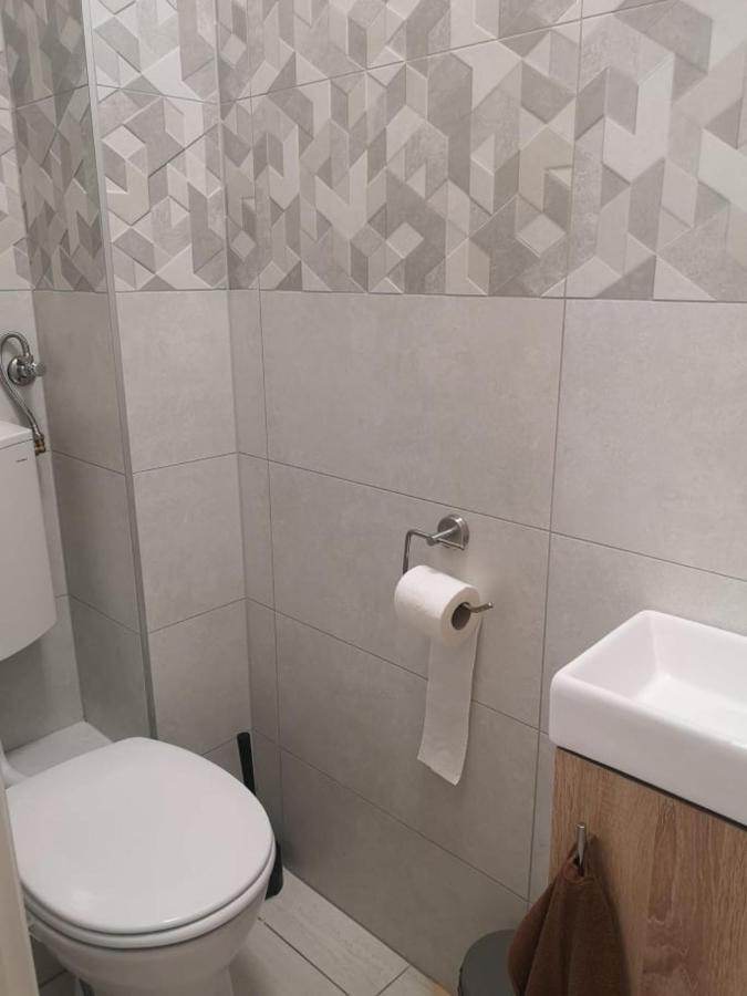 Relax Beach Apartman Hajduszoboszlo Bagian luar foto